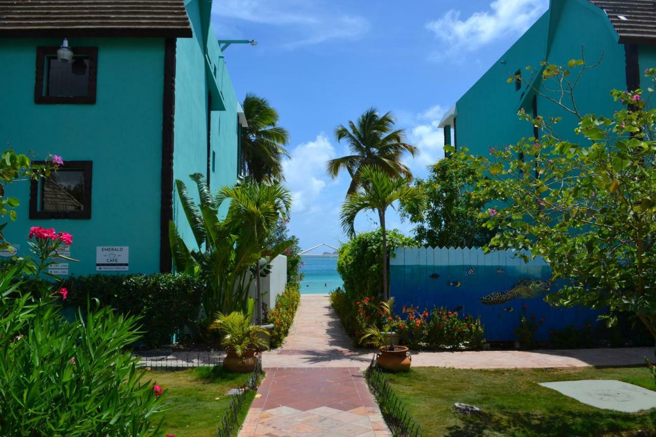 Emerald Beach Resort Altona Екстериор снимка